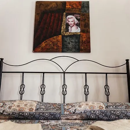 Casa Degli Artisti Diamante