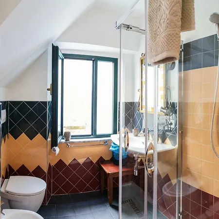 Casa Degli Artisti *